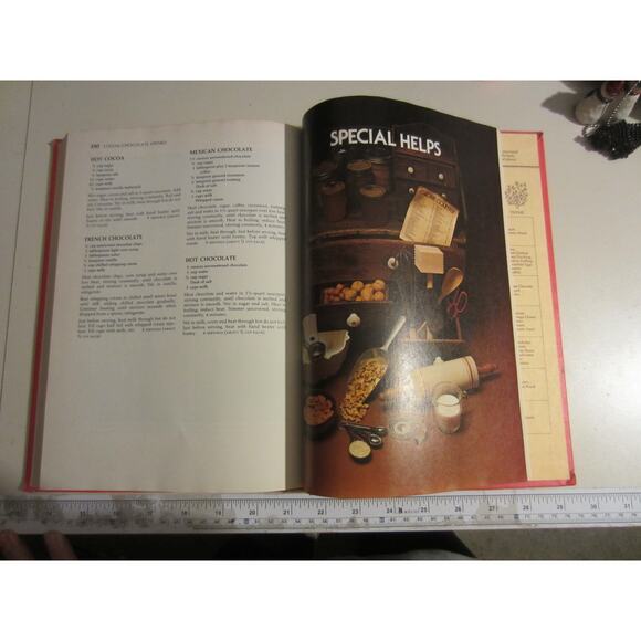 Vintage Betty Crocker’s Cookbook New & Revised Edition Golden Hardcover - Picture 12 of 14